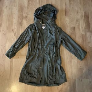 Missimo- Target lightweight green rain jacket with pocket hood